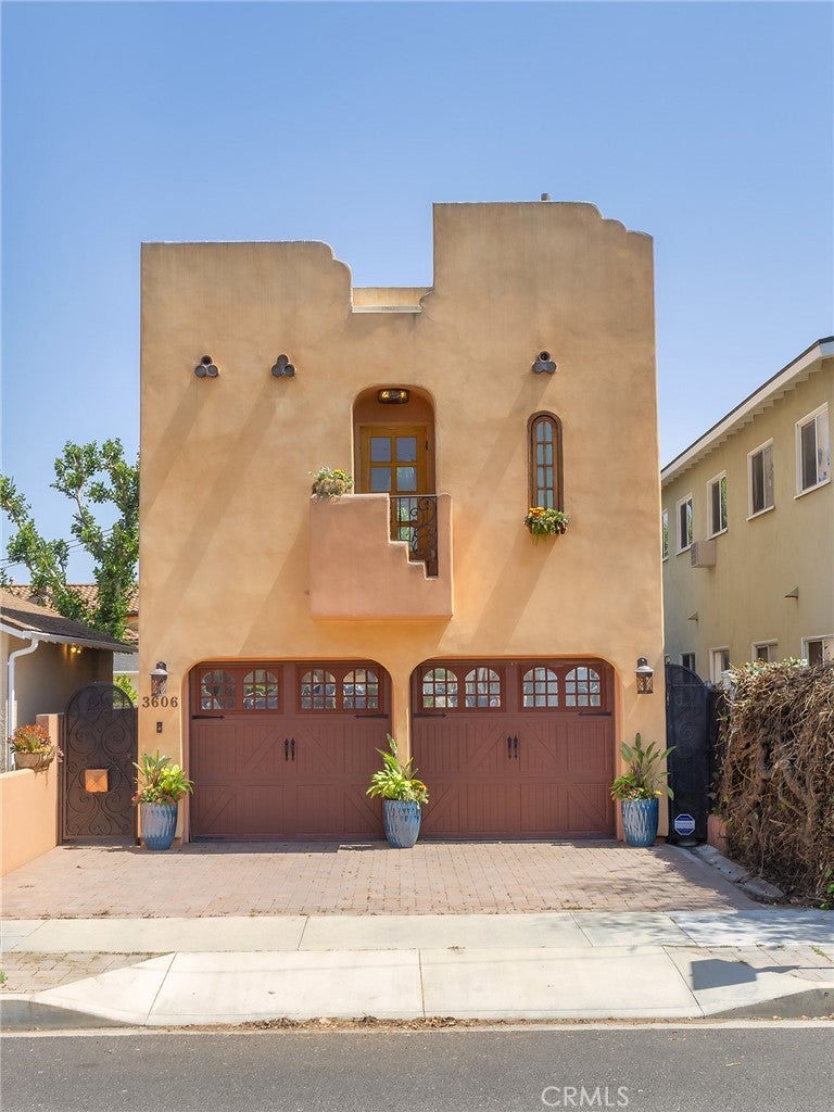 3606 W Chandler Boulevard, Burbank CA 91505