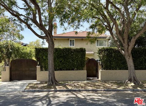 Photo of 1631 S Point View Street, Los Angeles, CA 90035 (MLS # 26844931)