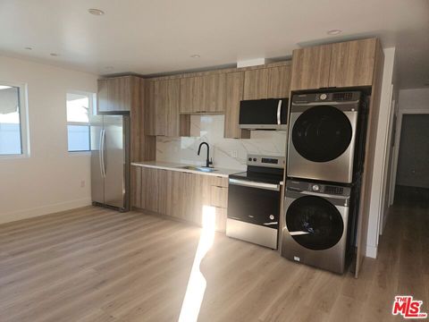 Photo of 3209 W 18th Street #3209 4, Los Angeles, CA 90019 (MLS # 26707445)