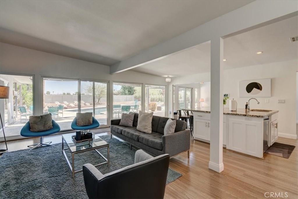 Properties 3 2922 N Farrell