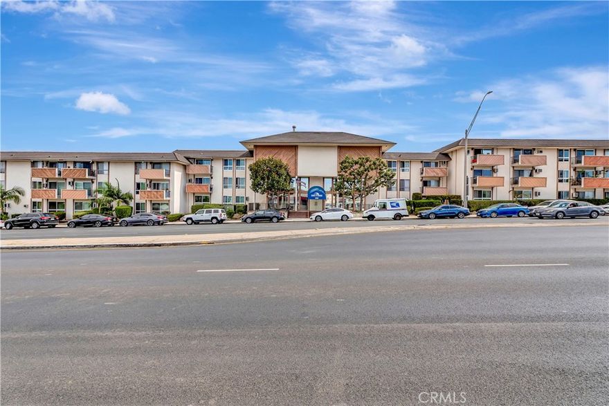 Welcome to Park Ocean, a highly desirable community offering resort-style amenities and a convenient Long Beach location. This 1 bedroom, 1 bath condo is tucked away in the back of the complex, providing a quiet and peaceful setting with some views of the mountains. Inside, you’ll find updated flooring, a refreshed kitchen, and a nicely updated bathroom. The open layout is bright and comfortable, perfect for both relaxing and entertaining.



The Park Ocean community features a pool, spa, BBQ area, full gym, and an updated community recreation room that is perfect for gatherings. One assigned parking space is included. Ideally located very close to CSULB, the beach, shopping, dining, and freeways, this home combines comfort and convenience in one.