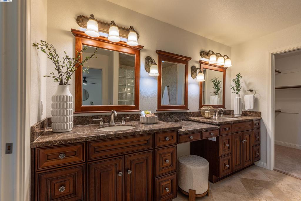 VINEYARD - Residential