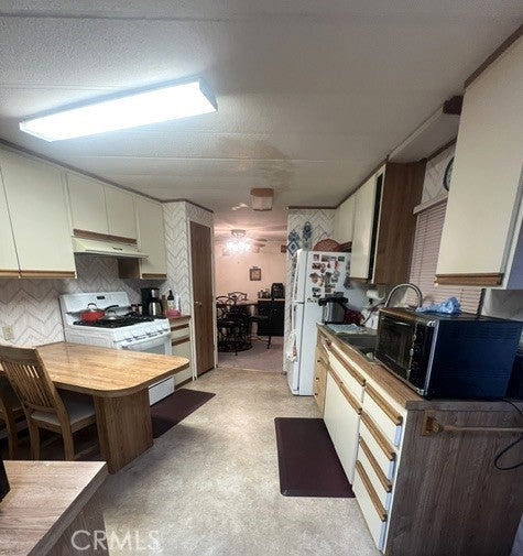 8811 Canoga Avenue 113