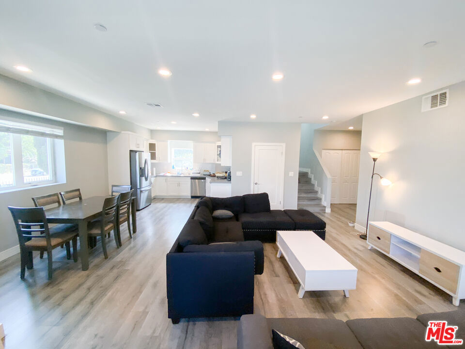 1340 W 37th Street