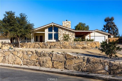 Photo of 1670 Southfork Place, Paso Robles, CA 93446 (MLS # NS26034610)