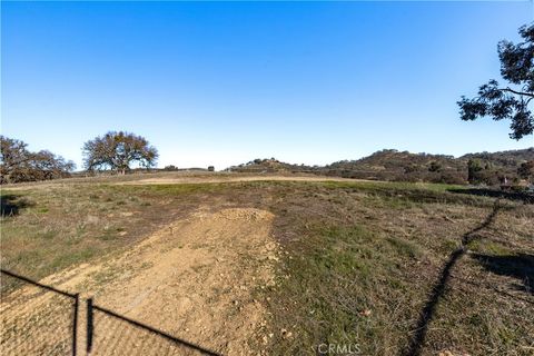 Tiny photo for 1670 Southfork Place, Paso Robles, CA 93446 (MLS # NS26034610)
