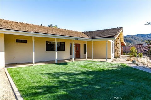 Tiny photo for 1670 Southfork Place, Paso Robles, CA 93446 (MLS # NS26034610)