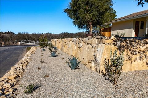 Tiny photo for 1670 Southfork Place, Paso Robles, CA 93446 (MLS # NS26034610)