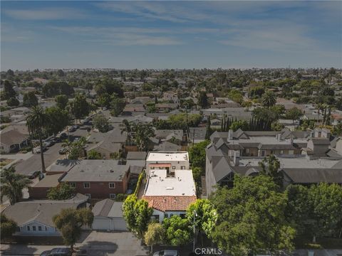 Photo of 3822 E 7th Street, Long Beach, CA 90804 (MLS # SB26163180)