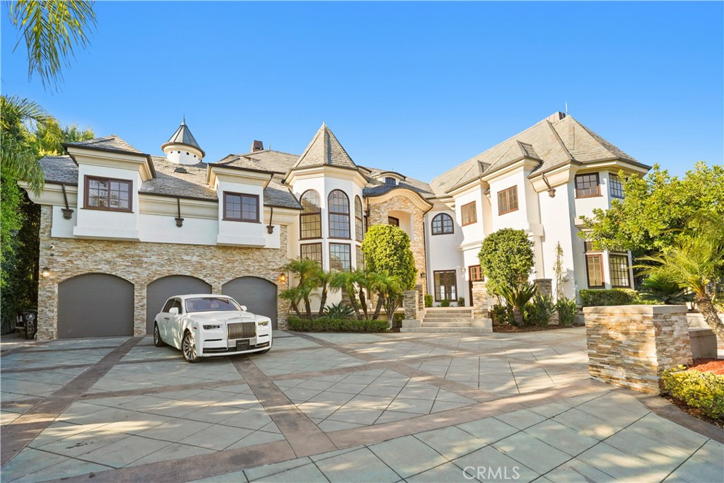 13320 Mulholland Drive