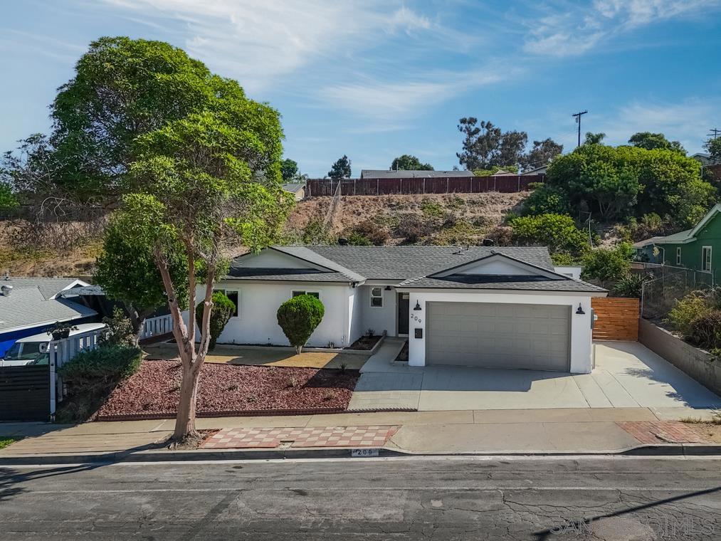 209 Meadowbrook Dr