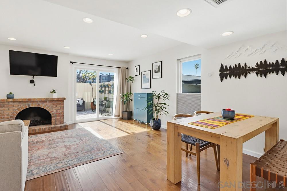 4202 Loma Riviera Ln