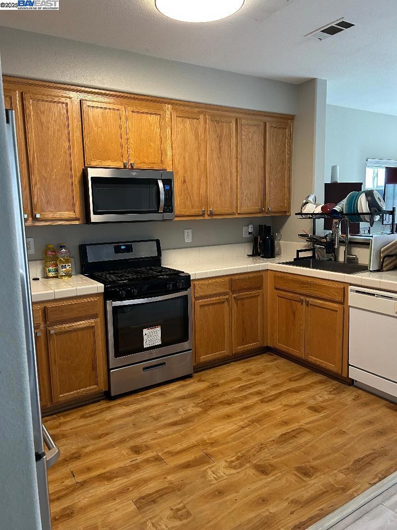 BAY POINTE - Residential