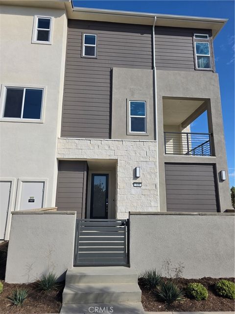 Photo of 148 Harrier, Irvine, CA 92618 (MLS # PW26156490)