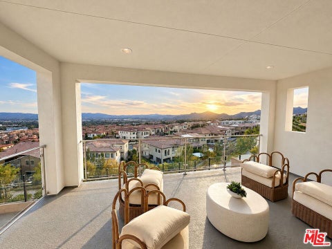 Photo of 20218 W Liverpool Way, Porter Ranch, CA 91326 (MLS # 26102718)