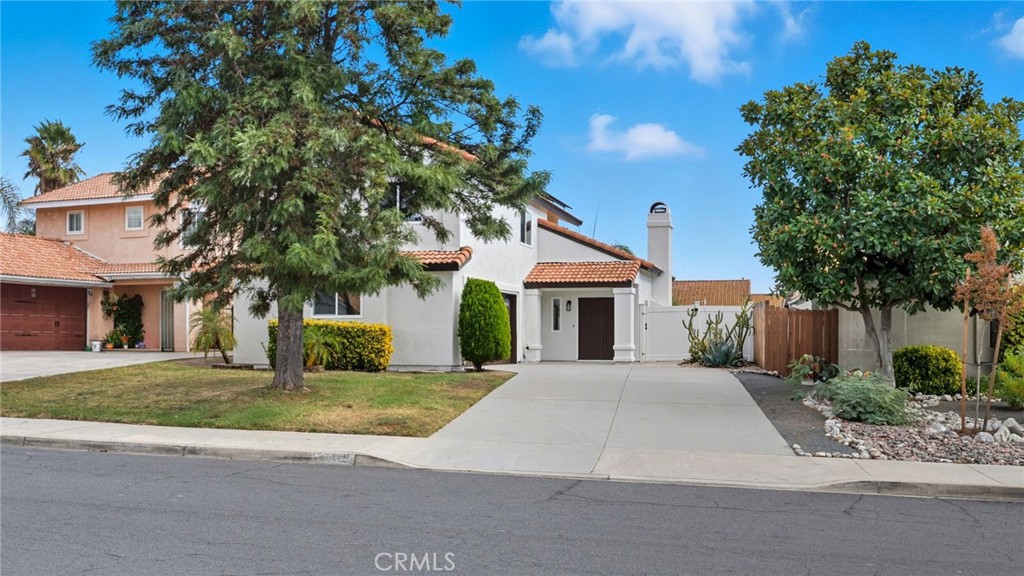 Welcome to your dream home in the heart of Temecula, CA! This beautifully updated 4-bedroom, 2.5-bath residence offers both comfort and style for today’s modern family. Step inside to discover a fresh ambiance with newly applied paint throughout, complementing the airy open floor plan that invites natural light into every corner.
The heart of the home is undoubtedly the brand-new kitchen, featuring stunning countertops that elevate your culinary experience. Equipped with a sleek new range and microwave, this space is perfect for entertaining family and friends or indulging in quiet dinners at home.
Retreat to the spacious primary suite complete with an ensuite bathroom designed for relaxation. Three additional bedrooms provide ample space for guests or a dedicated home office. Outside, enjoy the expansive backyard – ideal for summer barbecues or creating your own outdoor oasis.
Situated in a vibrant community known for its excellent schools and proximity to vineyards, shopping, and dining options, this stunning property is not just a house; it’s your next chapter. Don’t miss out on making this beautiful house your forever home!