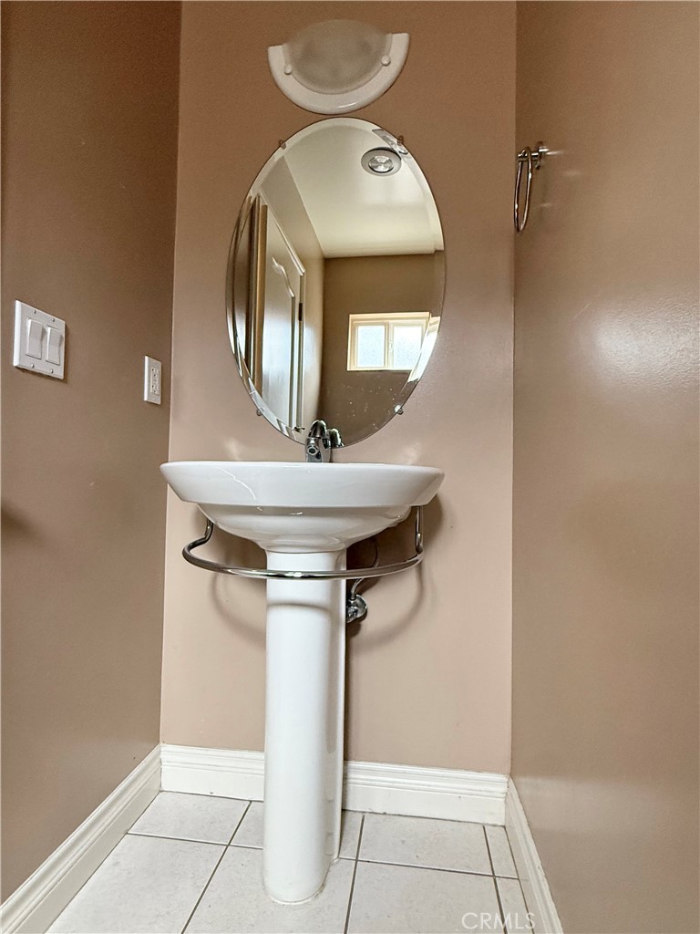 Agoura Country Townhomes (838) - Residential Lease