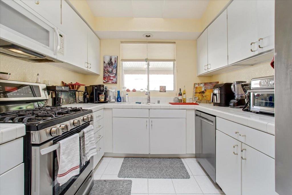 Tri Palm Estates - Residential