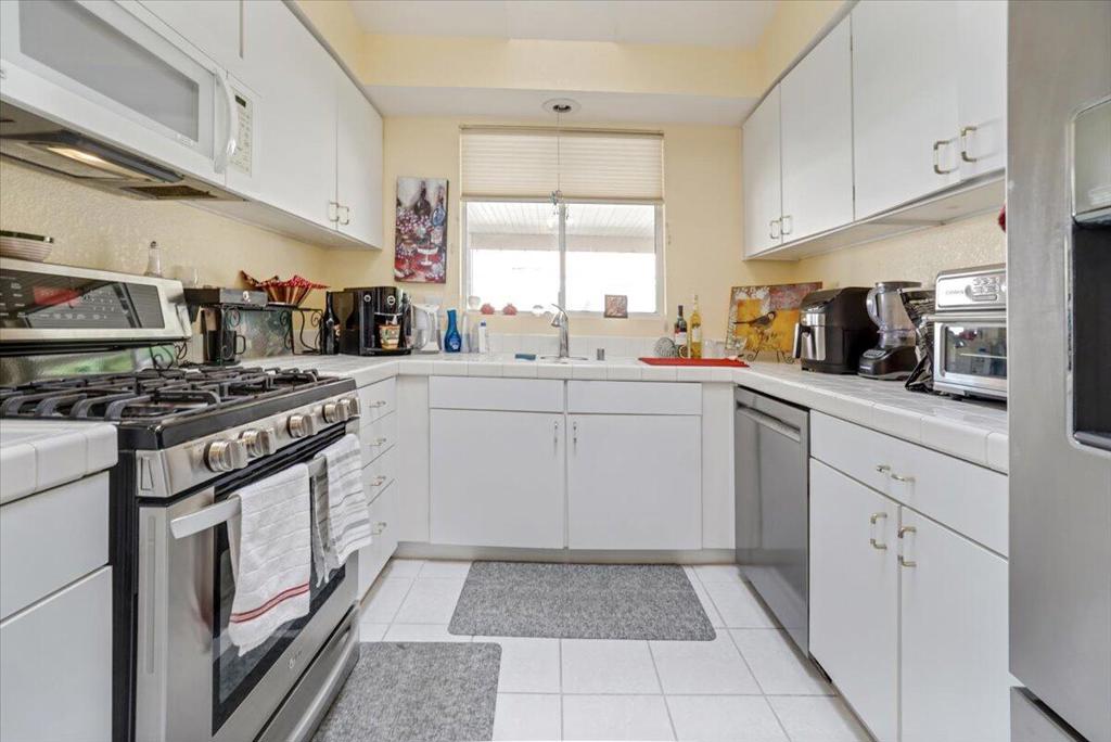 Tri Palm Estates - Residential