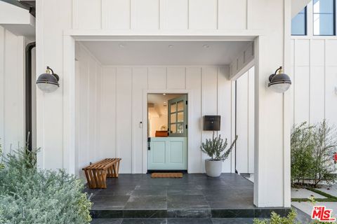 3843 Minerva Avenue Los Angeles CA 90066
