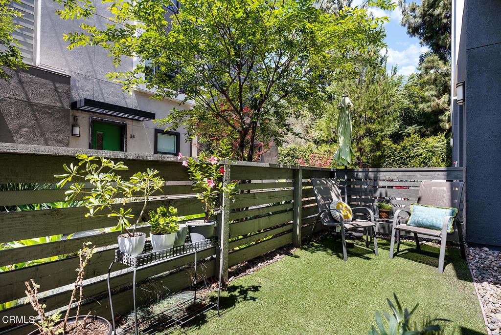 3943 N Eagle Rock Boulevard 43