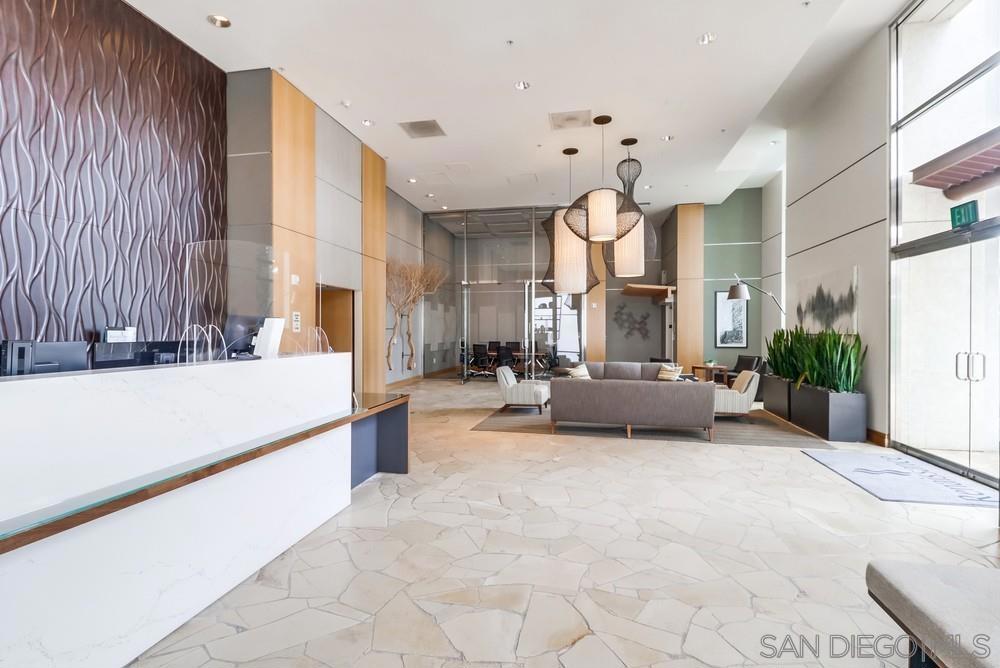 645 Front St 2201