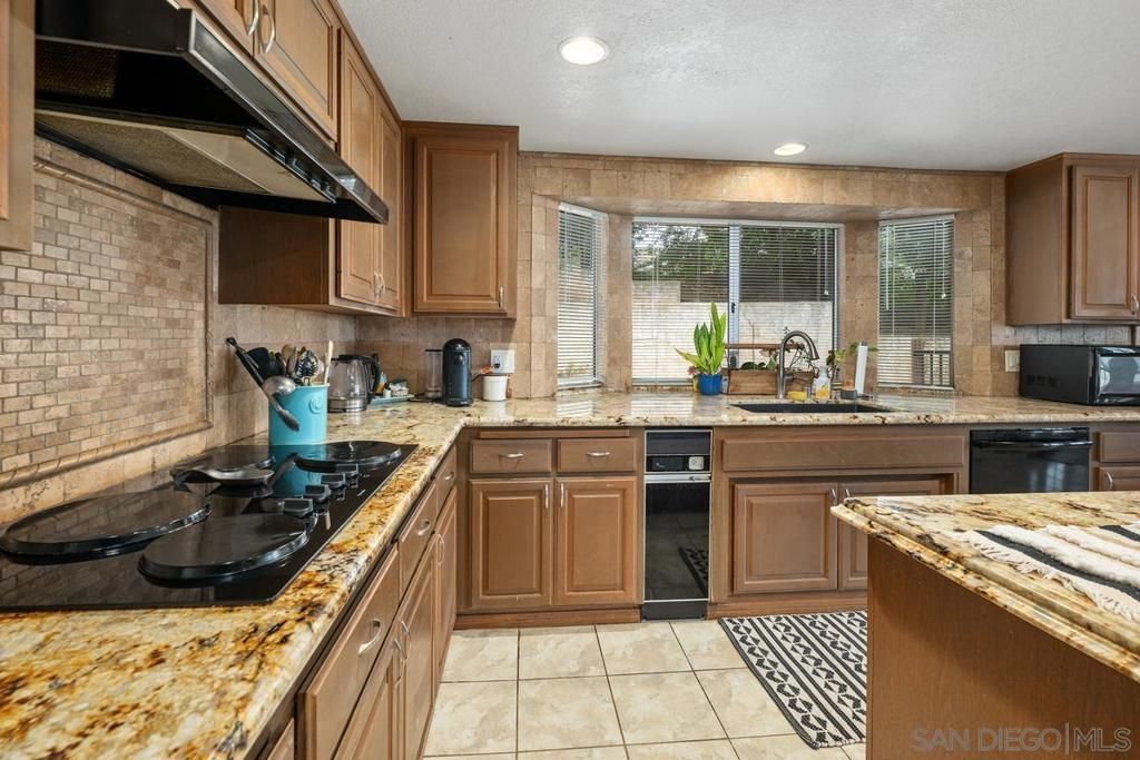 listing image 130720900520685486452