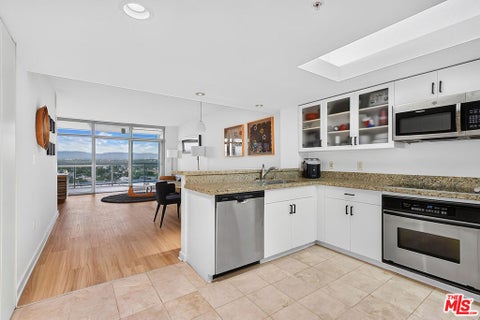 Photo of 13700 Marina Pointe Drive #1119, Marina Del Rey, CA 90292 (MLS # 26103194)
