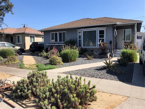 Photo of 5028 Bellflower Boulevard, Lakewood, CA 90713 (MLS # SB25265813)