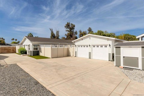 Photo of 1011 13 Knowles Ave AVE, Carlsbad, CA 92008 (MLS # 260018811SD)
