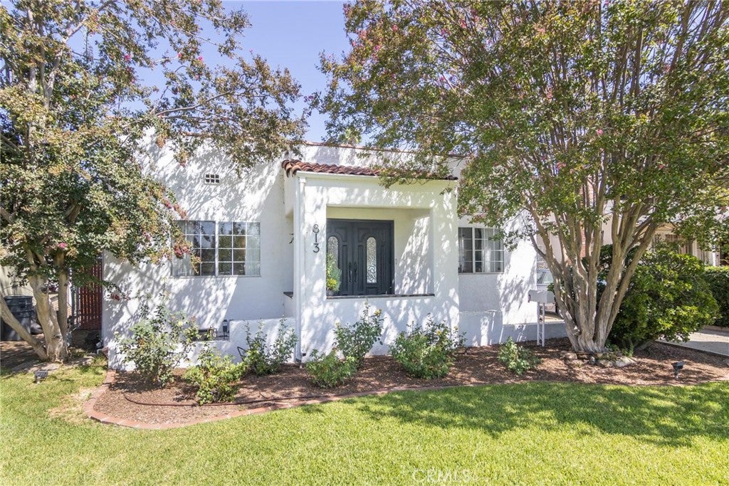 813 Mountain View