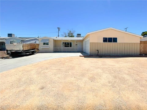 Photo of 44736 Andale AVE, Lancaster, CA 93535 (MLS # SR26149135)