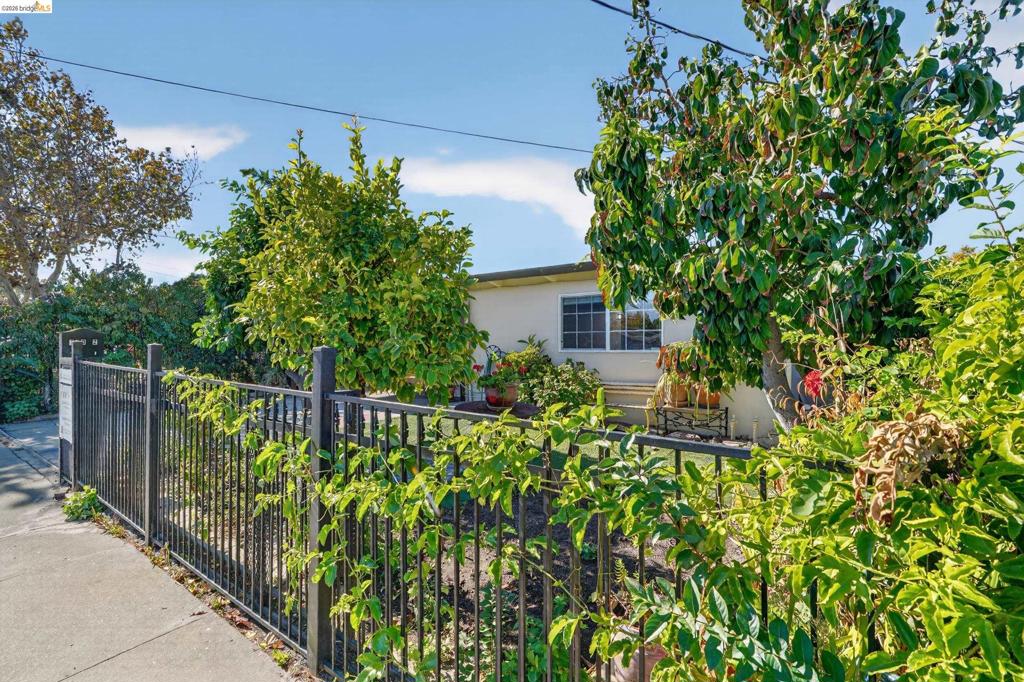 102 Bruno Ave