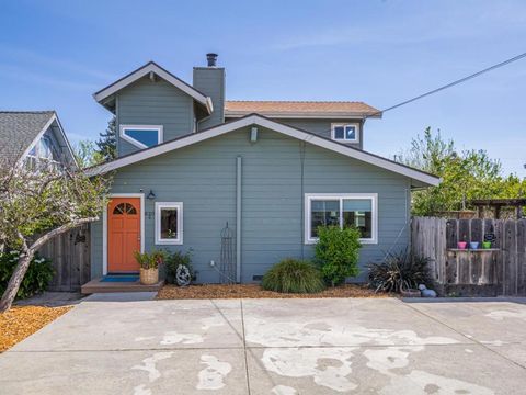 Photo of 620 Sumner St, Santa Cruz, CA 95062 (MLS # ML82040920)
