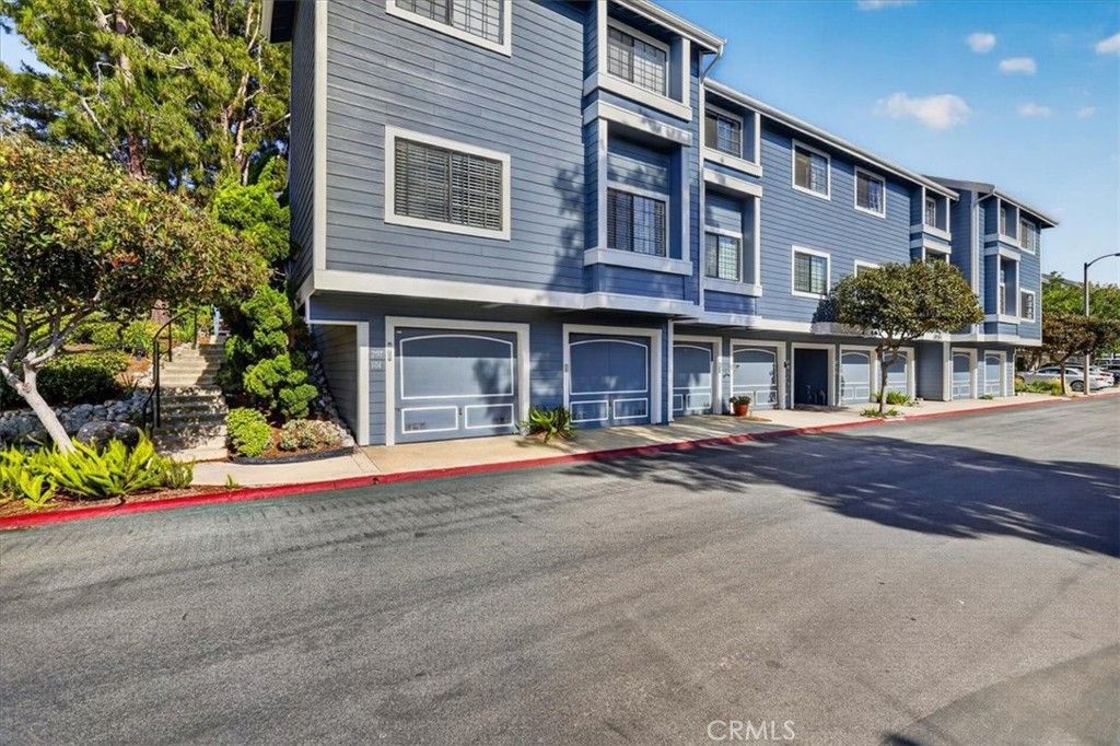 Photo of 20262 Billingsgate Ln #202, Huntington Beach, CA 92646 (MLS # NP26095038)