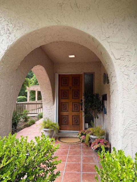 Photo of 127 Puesta Del Sol, Los Gatos, CA 95032 (MLS # ML82043801)