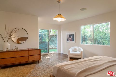 Photo of 3917 Beethoven Street, Los Angeles, CA 90066 (MLS # 26660373)