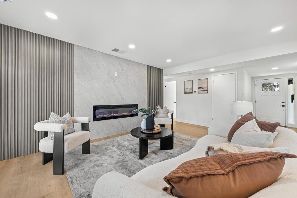 SUNDALE - Residential