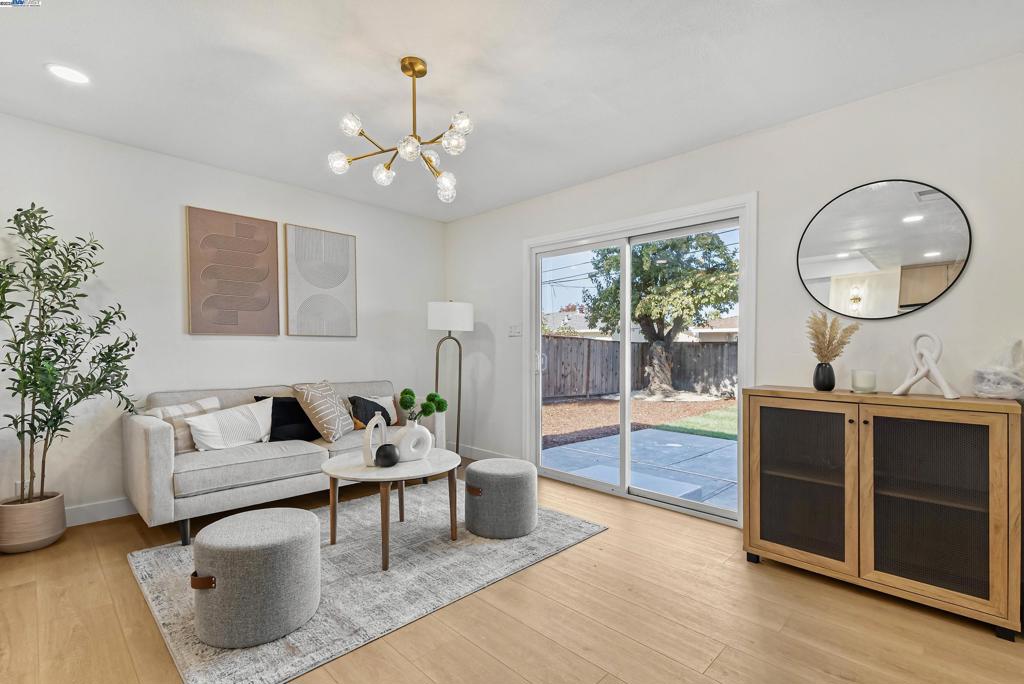 SUNDALE - Residential