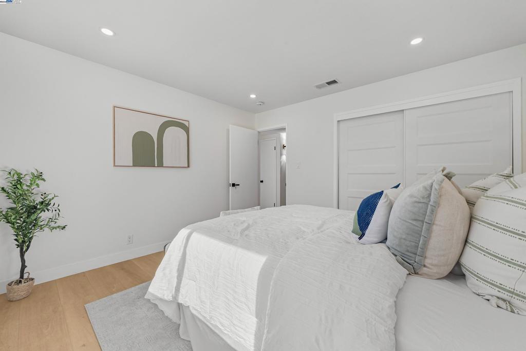 SUNDALE - Residential