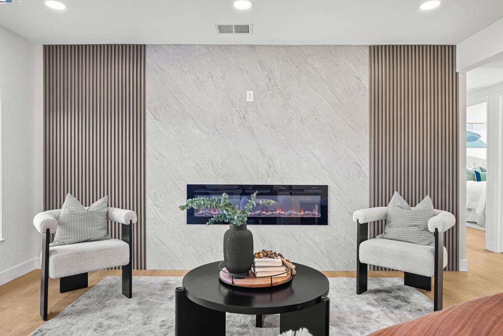 SUNDALE - Residential