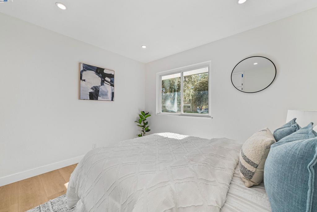 SUNDALE - Residential