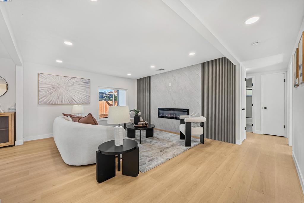 SUNDALE - Residential