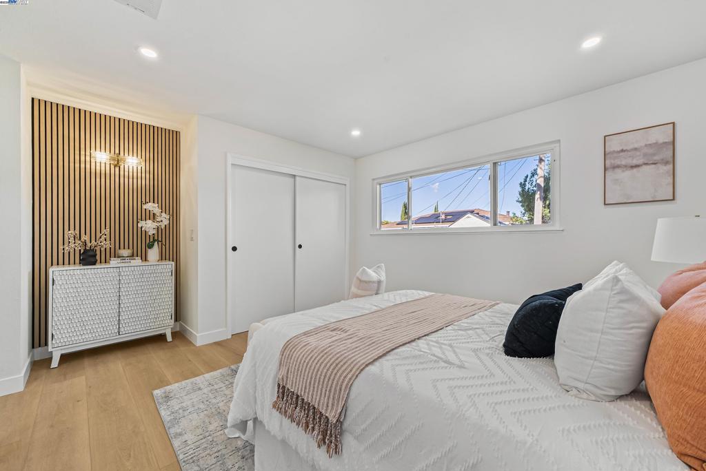 SUNDALE - Residential