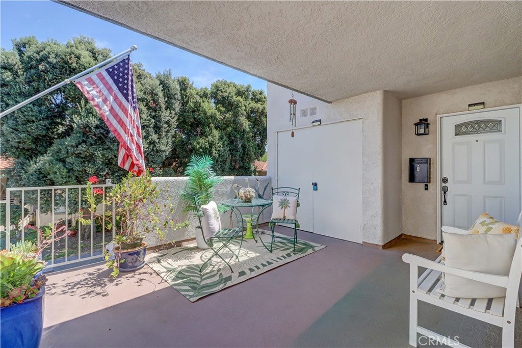 2213 Via Mariposa East A