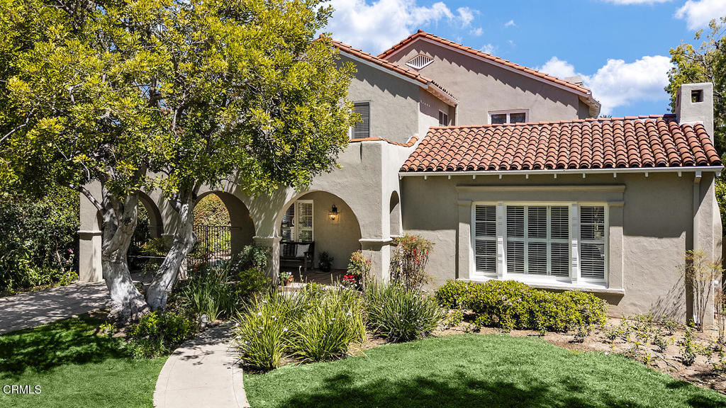 Properties 1 1220 Wentworth Avenue