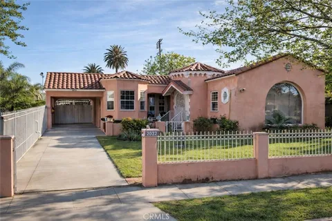 2032 W 77th St, Los Angeles, CA 90047 - MLS#: DW26035618