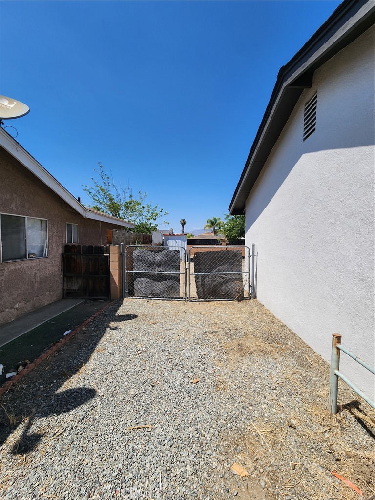 832 E Stetson
