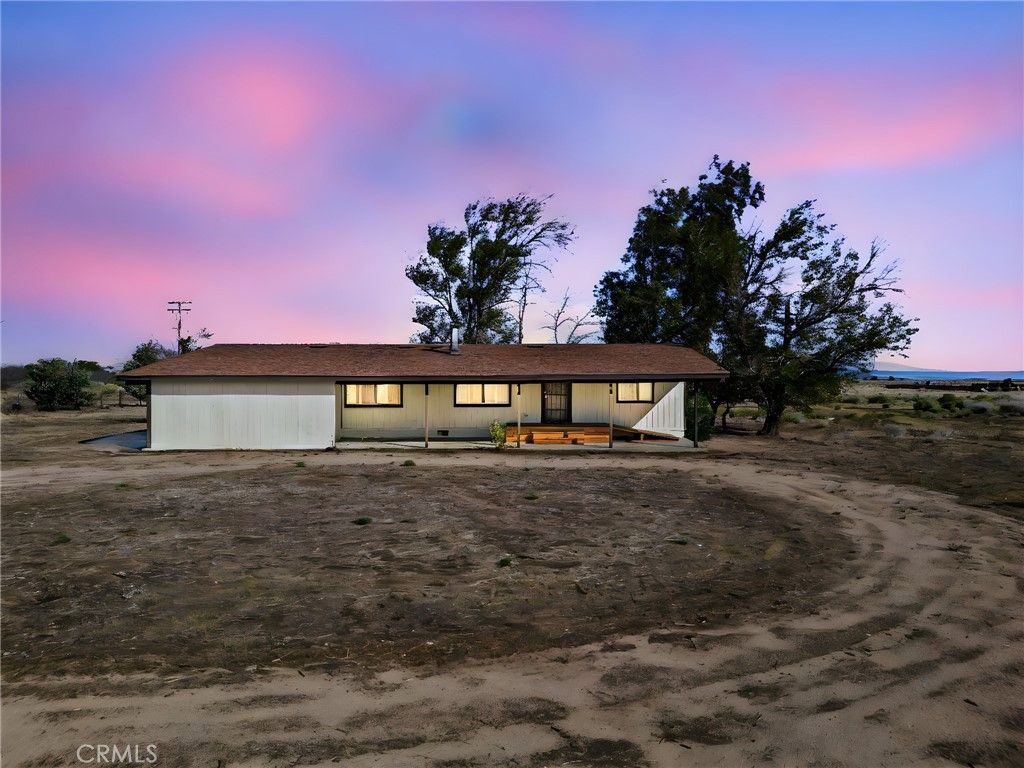 Photo of 47322 180th St W, Lancaster, CA 93536 (MLS # SR25242155)