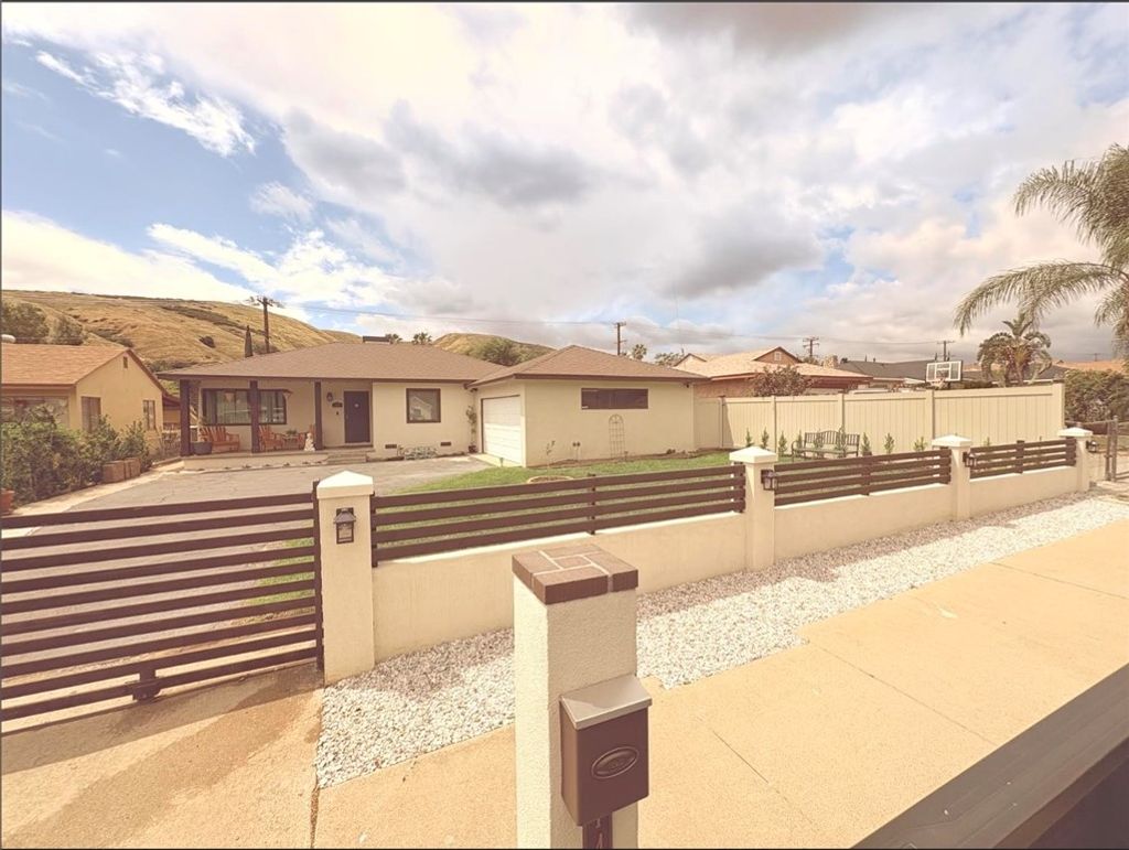 Photo of 1447 Sheridan Road, San Bernardino, CA 92407 (MLS # DW26079572)